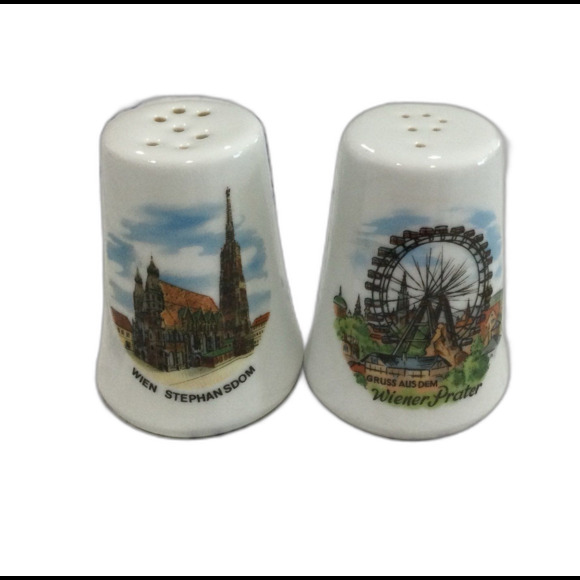 Vienna Salt & Pepper Shakers Wien Stephansdom / Wiener Prater - Picture 1 of 7